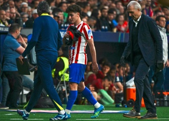 Champions League: Julián Álvarez marcó para el Atlético y salió lesionado ante Arsenal