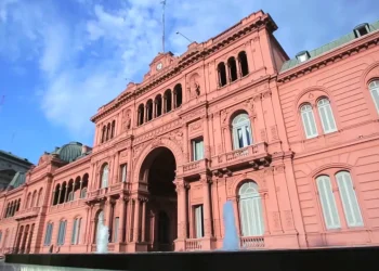 Suspenden el ingreso a Casa Rosada a periodistas de medios mencionados en la campaña rusa