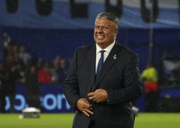 Autorizaron a Tapia a salir del país
