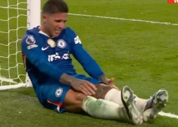 Alarmas en la Selección argentina: Enzo Fernández salió con una molestia en el duelo del Chelsea