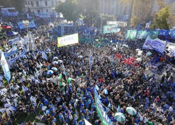 La CGT llamó a ponerle “un límite” al Gobierno de Milei en la marcha por el Día del Trabajador