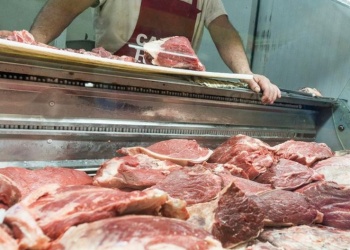 Derrumbe del consumo de carne vacuna: la gente elige las opciones más baratas