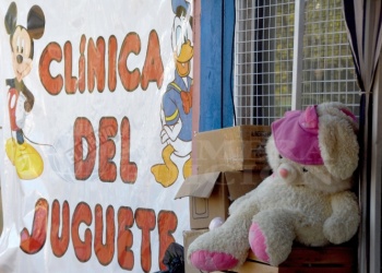 La Clínica del Juguete organiza su primera colecta de ropa infantil
