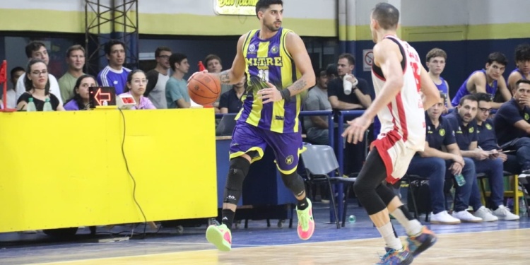 VICTORIA. El Auriazul acumuló su segunda victoria consecutiva en el torneo.