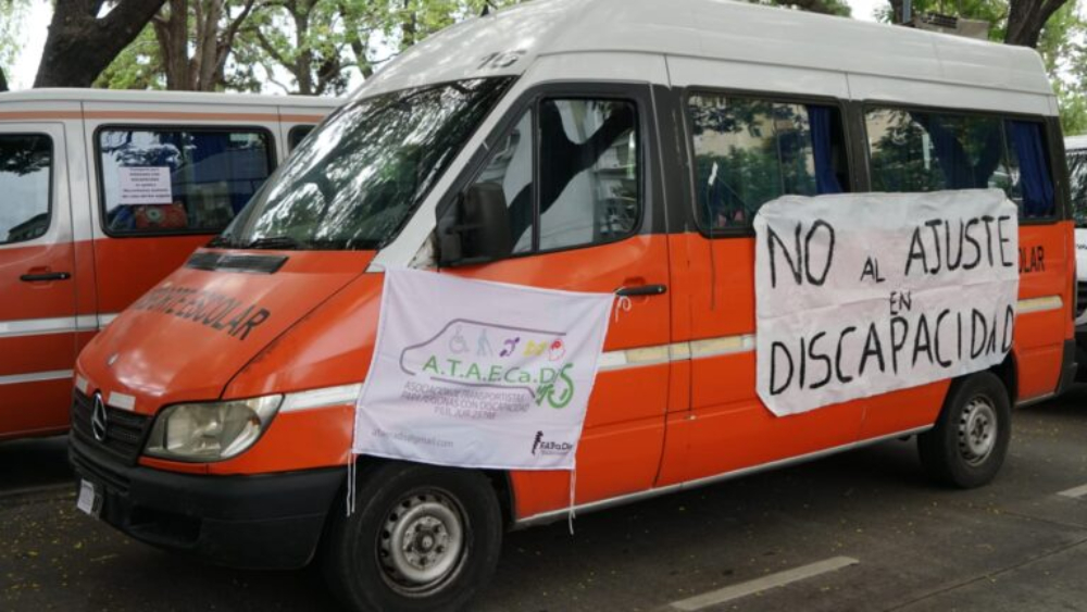 Crisis en el transporte para personas con discapacidad: “Nos endeudamos para seguir funcionando”