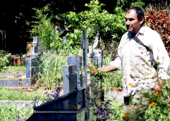 “Trabajo solo, pero en realidad casi  nunca siento que estoy solo del todo”