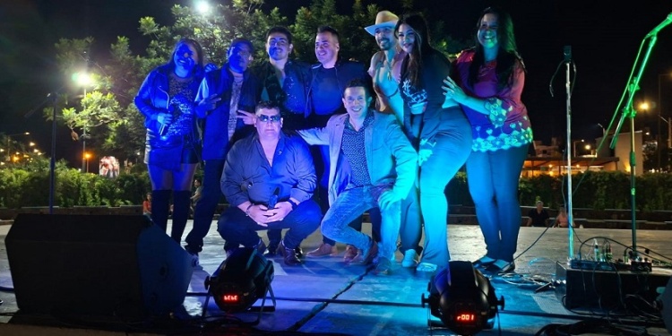 CRUCE DE VOCES Y TALENTO. Este domingo a partir de las 19 horas, en el cuarto tramo de la costanera, artistas locales invitan a un nuevo festival para visibilizar el arte local.