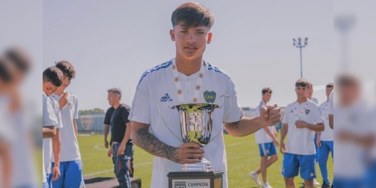 DESDE CANDELARIA. Ezequiel Vidal González, "el Misio" es delantero de la categoría 2007 que tiene el plus de ser el único zurdo en su puesto en toda la lista. Salió campeón en séptima a puro brillo y desde hace dos años que alterna con la Reserva.