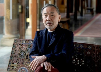 Haruki Murakami presenta su primera novela con protagonista femenina