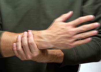 Parkinson: el desafío de romper el estigma y detectar a tiempo las señales que no son “cosa de la vejez”