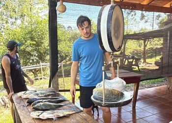 En la previa de la Semana Santa, se realizó una jornada de cosecha y comercialización de peces