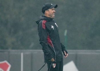 Hora del debut internacional para River