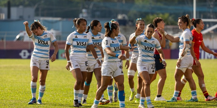 CONFIRMADAS. Pedrozo (4) y Velázquez (15) integran el plantel argentino.