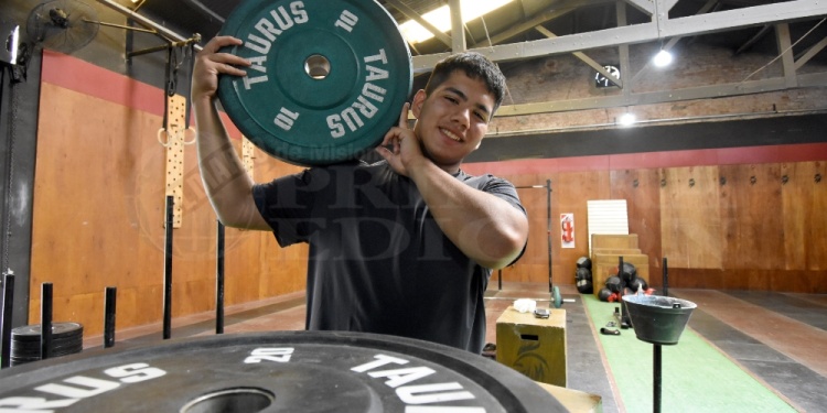 PESO PESADO. Román Talavera buscará el podio en levantamiento olímpico.