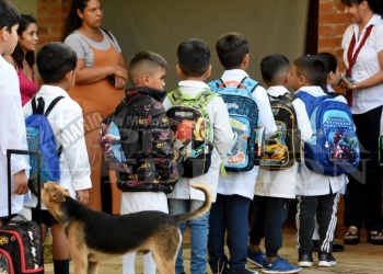 Por año, se pierden 30 de los 190 días de clases del calendario escolar en el país