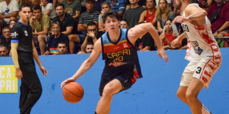 SEGUIR. Tras vencer a Regatas en Chaco, el Azzurro quiere volver a festejar.