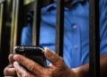 Más controles: autorizan el bloqueo de celulares en cárceles federales para frenar delitos