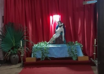 Azara: La iglesia San Antonio de Padua abrió su cripta en Viernes Santo