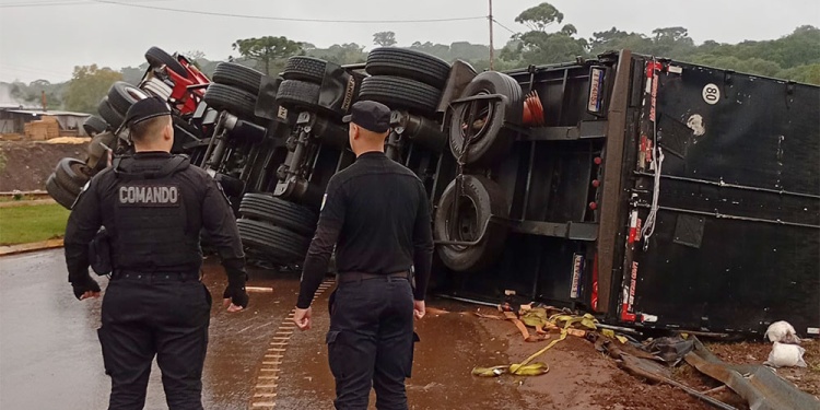 En el caso de San pedro, el tras el despiste el camión volcó