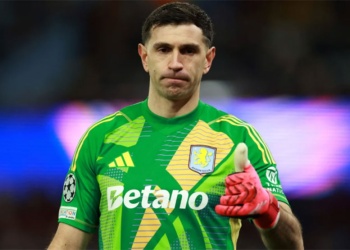 Alarmas en la Selección argentina por una posible lesión de “Dibu“ Martínez