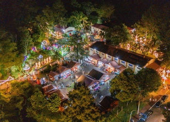 Alem se consolida como el epicentro de la fe: miles de turistas colmaron el Parque Temático