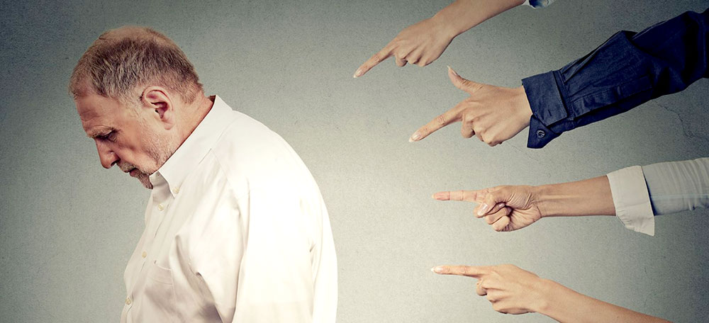 “No somos una carga”: el impacto del edadismo, las fallas en el sistema de salud y los riesgos de caídas en adultos mayores