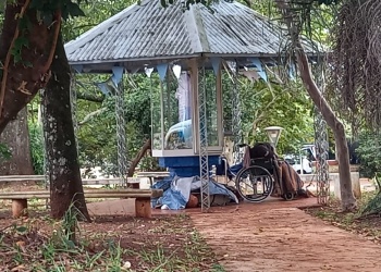 Vecinos denuncian “ocupación” de  ermita en la plaza Carlos Madelaire