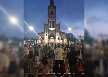 Una multitudinaria bendición de alimentos en Apóstoles