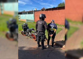 Cayó un ladrón tras sustraer ventanas de una casa: lo identificaron por cámaras