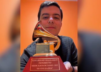 Inédito: bandoneonista misionero recibió el premio Latin Grammy
