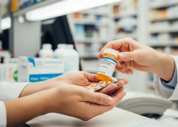 Tras detectar serias irregularidades, prohíben la operación a otra droguería