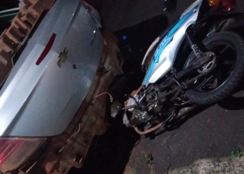 Chocó un auto estacionado, intentó huir y vecinos lo retuvieron en Posadas