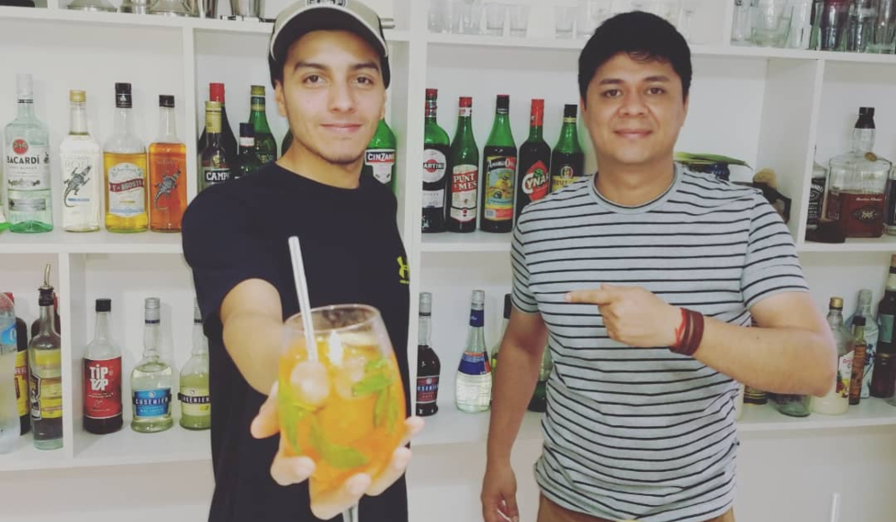 Prestigio, técnica y creatividad: así se forma un bartender en Misiones