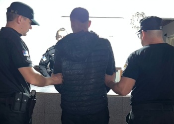 Golpeó a su pareja y se llevó a sus hijos: fue detenido en Gobernador López