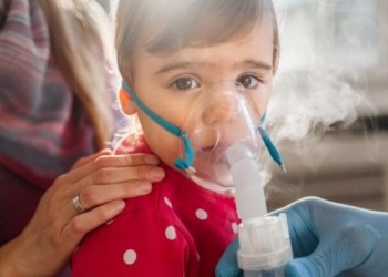 Golpe de frío y alerta: advierten por una suba temprana de virus respiratorios