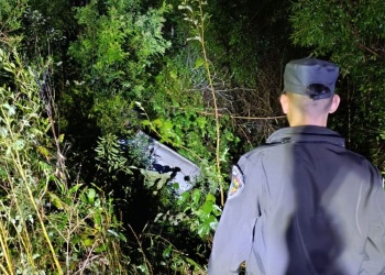 Conducía alcoholizado, despistó y volcó en la ruta 225