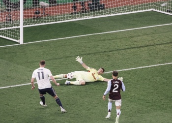 El Aston Villa del Dibu Martínez se metió en la gran final de la Europa League