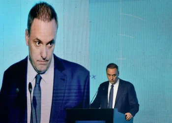 Caso Adorni: gastó $14 millones en muebles para su departamento en Caballito