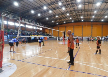 Posadas recibe a 20 equipos en un torneo nacional de newcom que crece entre los adultos mayores