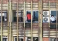 Incendio en el microcentro de Asunción con personas atrapadas y escenas de desesperación