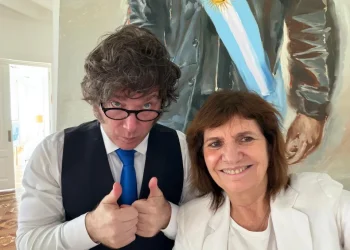 La imagen de Milei sigue en caída y la desaprobación del Gobierno roza el 55%