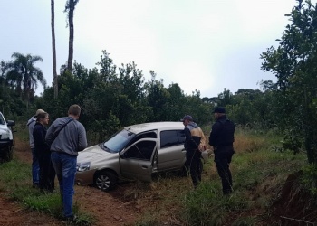 Recuperan en una zona rural un auto robado desde una vivienda de Alem