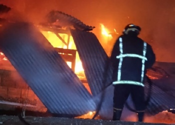 Tras una pelea, un joven volvió horas después e incendió una casa incorrecta: terminó detenido