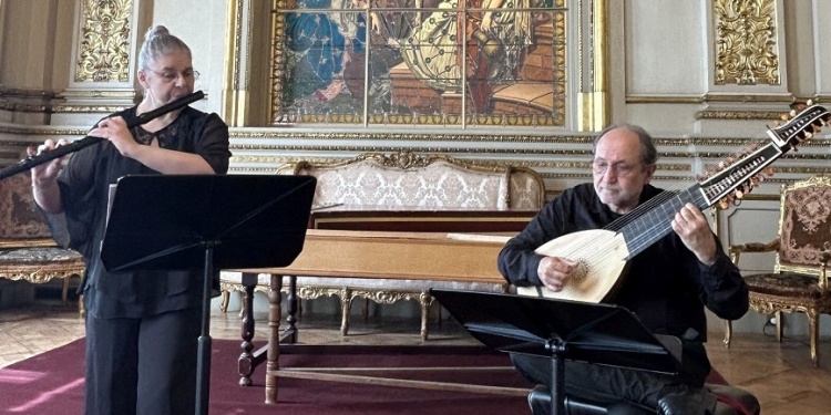 UNIVERSO DEL BARROCO FRANCÉS. Embouchure Duo, integrado por Gabriela Galván e Isidoro Roitman, realizará conciertos gratuitos en Posadas y Aristóbulo.