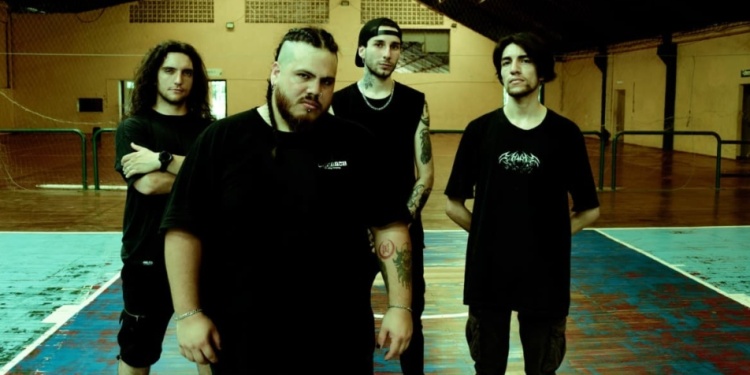 ARTE Y CONTENCIÓN. El videoclip “Rational Hate To The World” de la banda obereña Deadgone aborda el impacto psicológico del bullying y las consecuencias emocionales que puede generar en quienes lo sufren apostando a la reflexión.