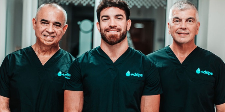 +DRIPS. No se presenta como un centro estético. Su identidad está construida sobre la medicina funcional de precisión.