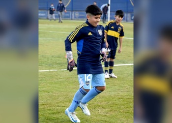Gracias a Paredes y al plantel de Boca, rifa una camiseta firmada para ir a Italia con la azul y oro
