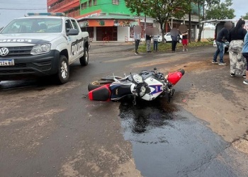 Un motociclista terminó herido tras chocar con un colectivo en Garupá