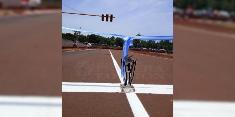 A CORRER. El semáforo, las cintas y el trofeo esperan la largada./ Foto C. Reble