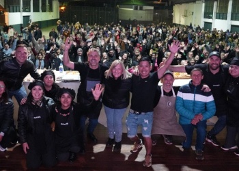 El cocinero “Juani” Ferrara conquistó al público en la Fiesta del Pescado de Cultivo